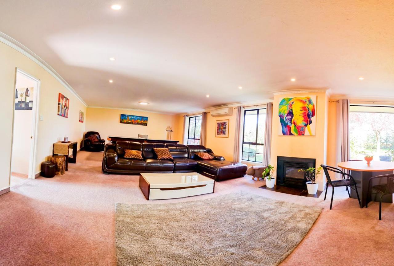 Fairhall Guest Lodge Woodbourne ภายนอก รูปภาพ