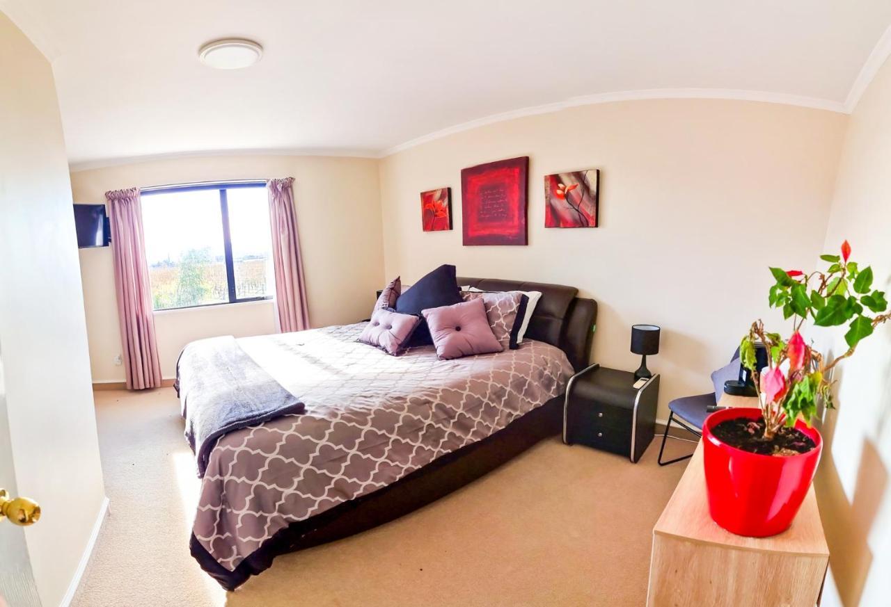 Fairhall Guest Lodge Woodbourne ภายนอก รูปภาพ