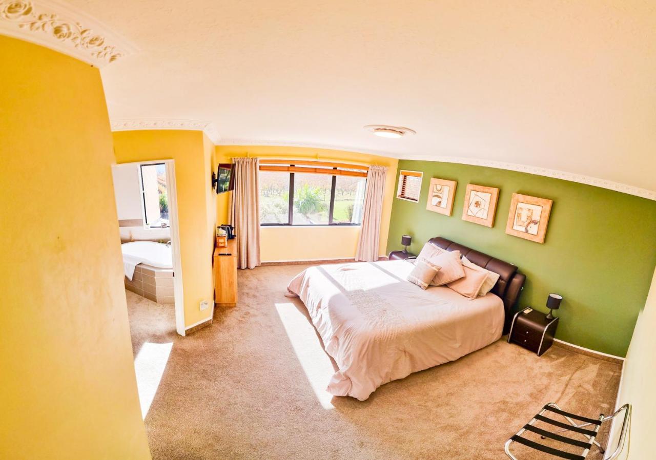 Fairhall Guest Lodge Woodbourne ภายนอก รูปภาพ