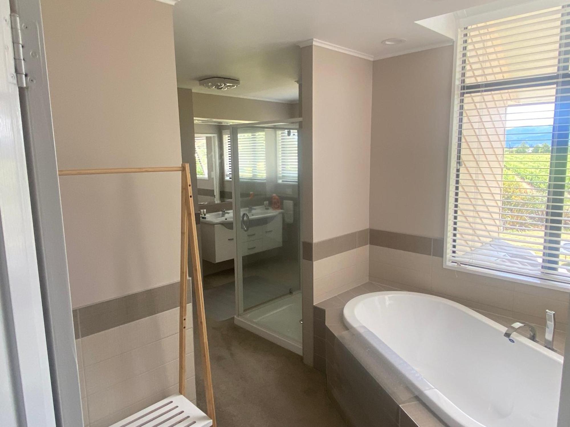 Fairhall Guest Lodge Woodbourne ภายนอก รูปภาพ