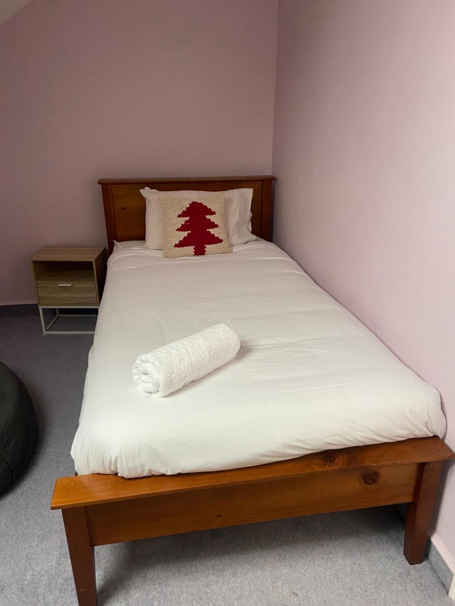 Fairhall Guest Lodge Woodbourne ภายนอก รูปภาพ